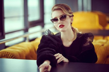 Zarif romantik görünüş