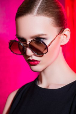 için Bayan güneş gözlüğü