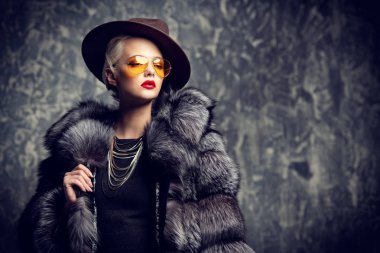 Çekici, şık bayan.