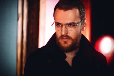 Erkekler için gözlük