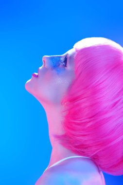 Parlak kızı arıyorum.