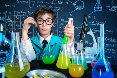 Kimyasal reaksiyonlarla deneyler