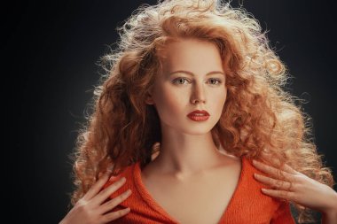 Çekici romantik kız