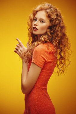 renkli seksi saçlar.