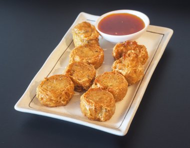 Hoi Jo. Derin kızarmış yengeç et rulolar