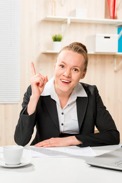Successful manager with a good idea, portrait in an office — Stock Photo, Image