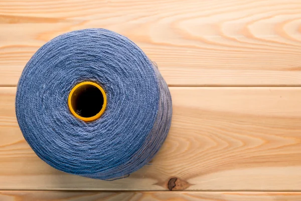 Large skein of wool yarn for knitting a top view — Stockfoto