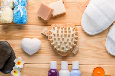 nesneler üzerinde ahşap panoları yakın çekim görünümünden spa uygulamaları için bir