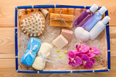 Spa bakımı bir hasır sepet en iyi görünüm için hediye seti