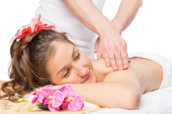 Mujer serena disfrutando de un masaje o tratamiento de la piel en el spa —  Fotos de Stock