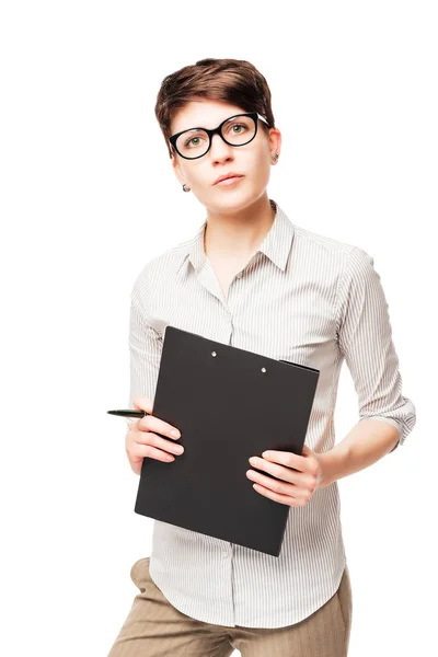 Retrato vertical de una mujer de negocios de 25 años con una carpeta — Foto de Stock
