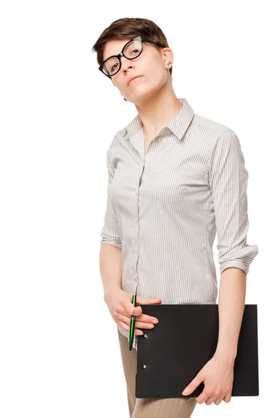Mujer segura en gafas sobre un fondo blanco aislado — Foto de Stock