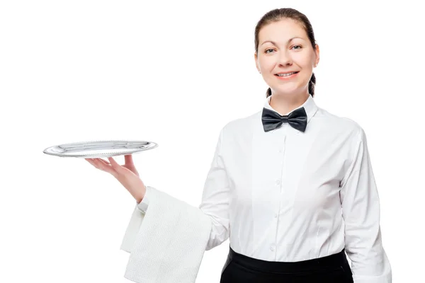 Mujer feliz con una bandeja funciona como camarera en un fondo blanco — Foto de Stock