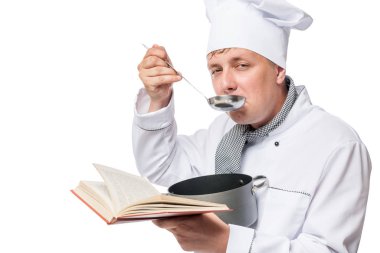 bir adam bir takım elbise şefler ile kepçe çorba bir pot ile
