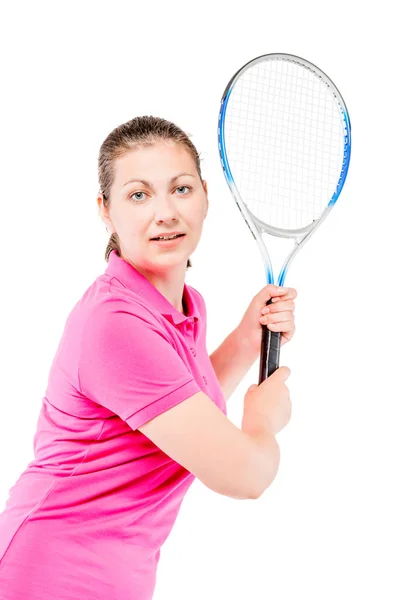 Žena v Růžové tričko s raketa tenis na bílé poza — Stock fotografie