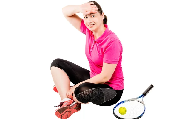 Jugador de tenis descansando después de un entrenamiento, y limpia el sudor de — Foto de Stock