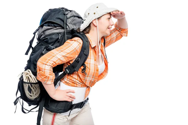 Guardando lontano turista con uno zaino e lo spazio sulla destra — Foto Stock