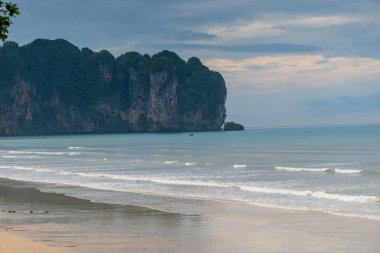 Deniz manzarası. Ao Nang beach sabah, Tayland