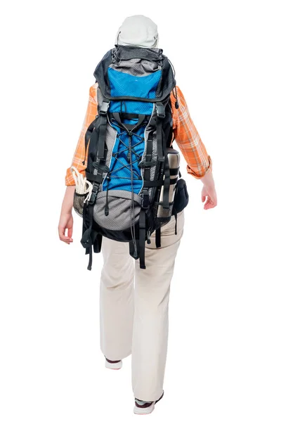 Un turista sta camminando, con un grande zaino pesante, una vista posteriore su — Foto Stock