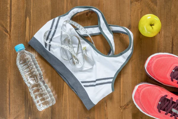 Üstten Görünüm nesneleri ve spor için giyim oduna kadar yakın