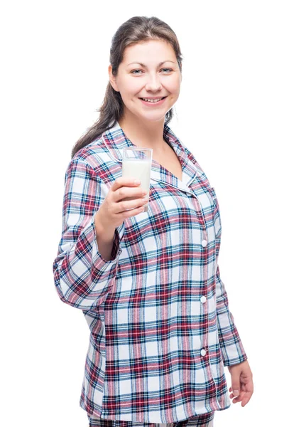 Bicchiere di latte prima di andare a letto per la salute, ritratto di una ragazza su un whi — Foto Stock