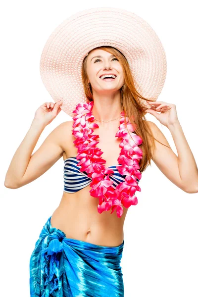 Photo studio d'une jeune fille en tenue de plage sur fond blanc — Photo