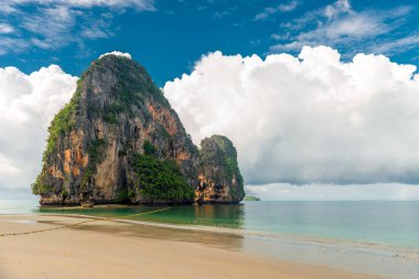 Yoğun yağmur bulutları Andaman Denizi Tayland, bir güze çıkıntı