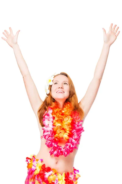 Donna in collana di fiori con le mani alzate su uno schienale bianco — Foto Stock