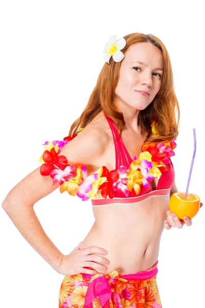 Çiçek Hawaiian Lei beyaz zemin üzerine kırmızı saçlı kız — Stok fotoğraf