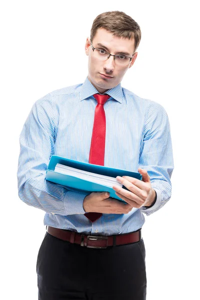 Retrato vertical del contador jefe con carpeta en respaldo blanco — Foto de Stock