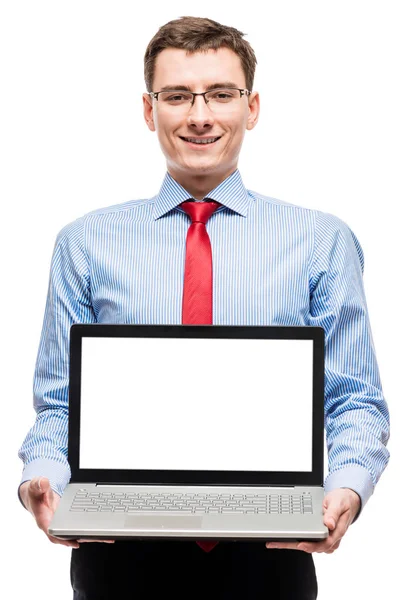 Jefe con una computadora con una pantalla en blanco para escribir en un blanco — Foto de Stock