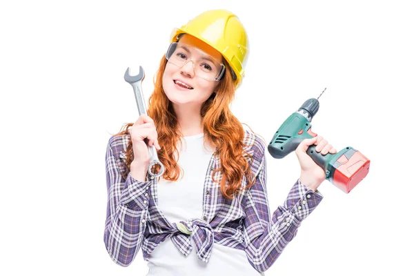 Poziome portret kobiety z rude włosy z narzędzia w yel — Zdjęcie stockowe