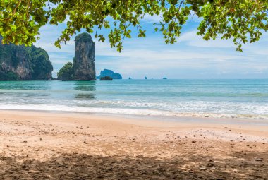 Krabi, Tayland - Rock Andaman Denizi güzel manzara