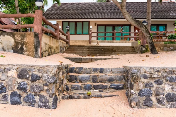 House near the sea on a sandy beach — Stock Photo, Image