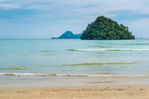 Andaman Denizi, çarpıcı bir seascap cennette