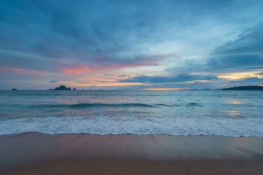 günbatımı, Deniz Manzaralı üzerinden beach, Ao Nang, Krabi il TH