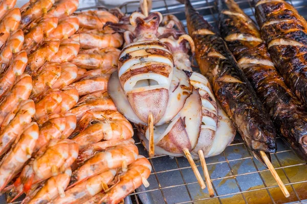 Podmořský život na grilu, detailní Foto - asijské potraviny — Stock fotografie