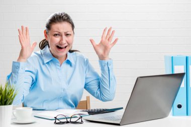 Agresif kötü muhasebeci st altında raporlama dönemi içinde