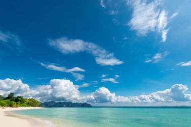 muhteşem güzel sahne Poda ada, Tayland beach terk.