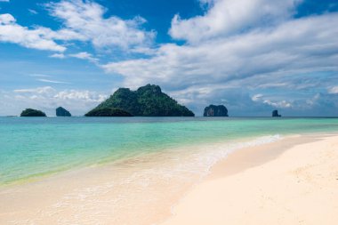 güzel yeşil dağ turkuaz Andaman Denizi Tayland