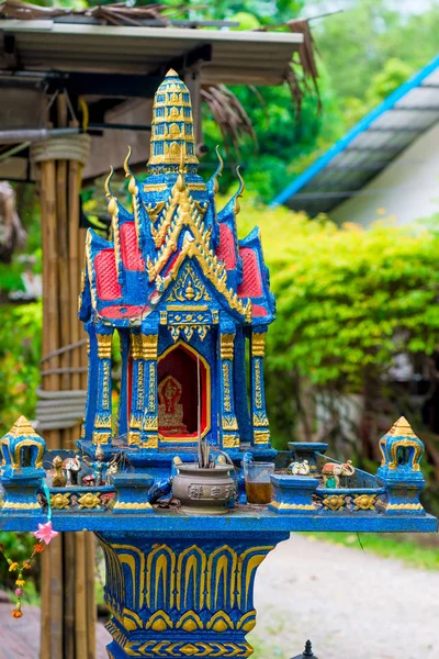 Lieu de prière dans la rue Tayland fermer — Photo