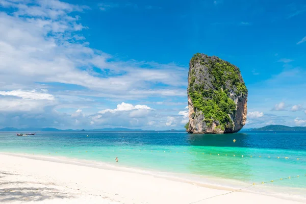 Muy bonita playa, reserva natural Poda Island, Tailandia — Foto de Stock
