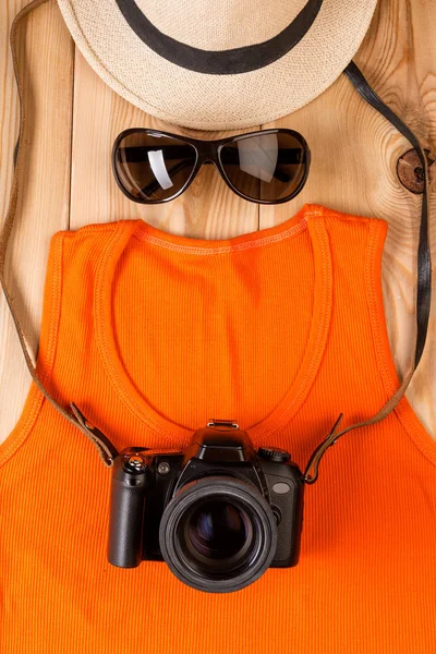 Het beeld van een toeristische fotograaf van kleding en accessoires — Stockfoto