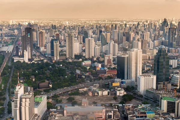 トーンの画像バンコク市、タイで高層ビルのトップ — ストック写真