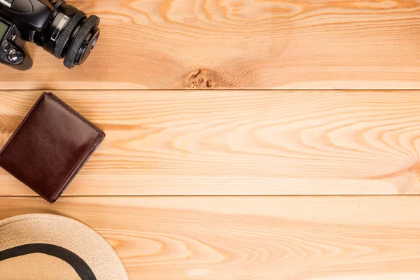 fotoğraf makinesi, m-cüzdan şapka ahşap kurullarında ve sağdaki alanı