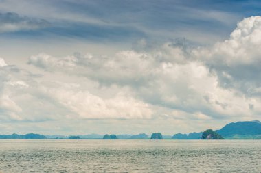 küçük ıssız adalar - Tayland, dağlarda görünümünü toprakları