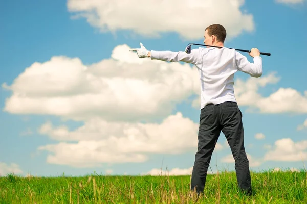 Golfista ukazující ruku do prostoru na levém rámu, člověče s — Stock fotografie