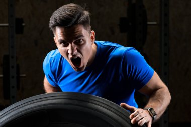 kaldırma çığlık bir sporcunun vücut yakın çekim portre bir