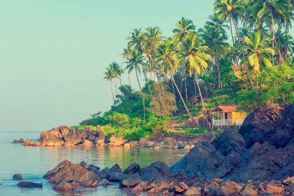 Beautiful seascape. Beautiful tropical place for relaxation. Tin — Stock Photo, Image