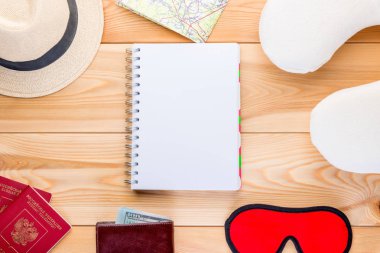 düz yatıyordu küme nesnelerin bir woo uçakla rahat seyahat için